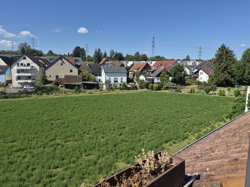 Schöne helle und sonnige 4 Zimmer Maisonettewohnung in ruhiger Aussichtslage Magstadt